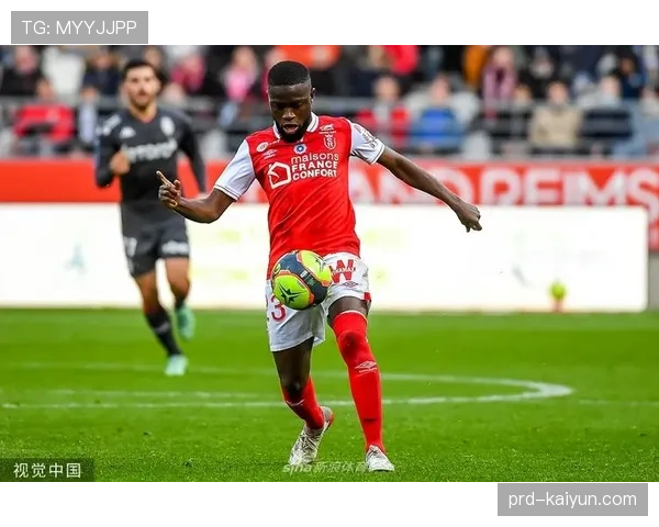 战术复盘:兰斯如何通过高位逼抢遏制了摩纳哥的进攻组织 战术复盘:兰斯如何通过高位逼抢遏制了摩纳哥的进攻组织